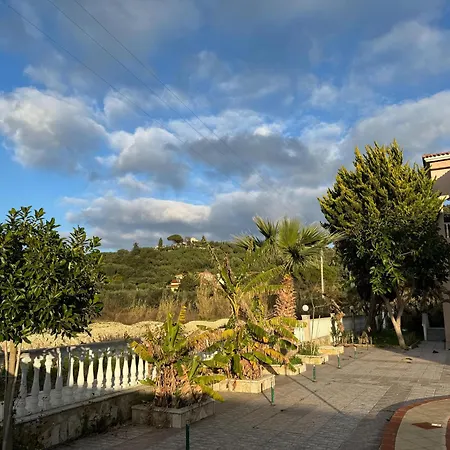 Sandy Maria 705 Lejlighed